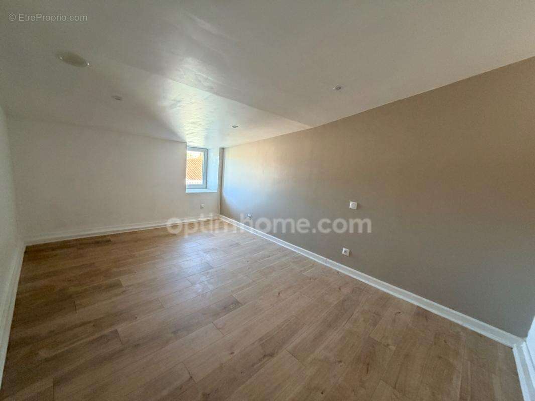Immeuble de rapport clé en main en plein centre de marans  17230 - photo 13