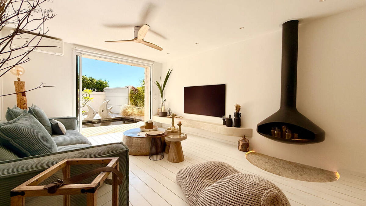 Maison à LES ISSAMBRES