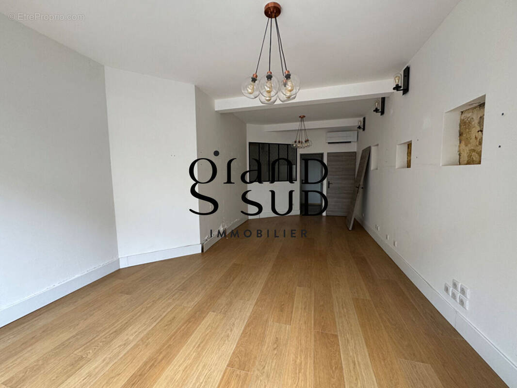 Commerce à LE GRAU-DU-ROI