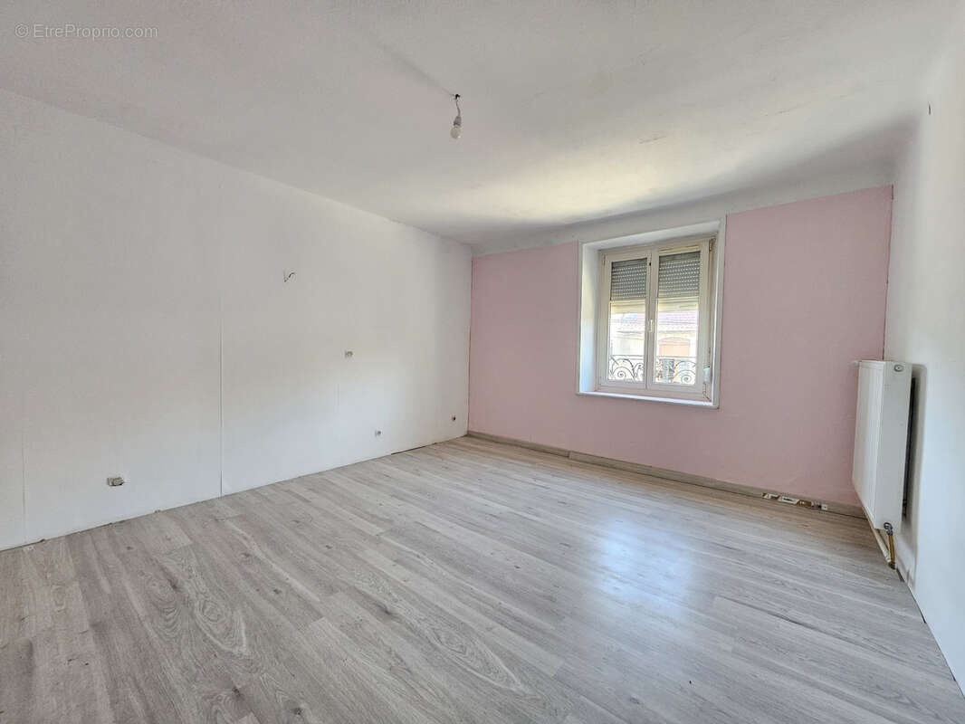 Maison à URUFFE