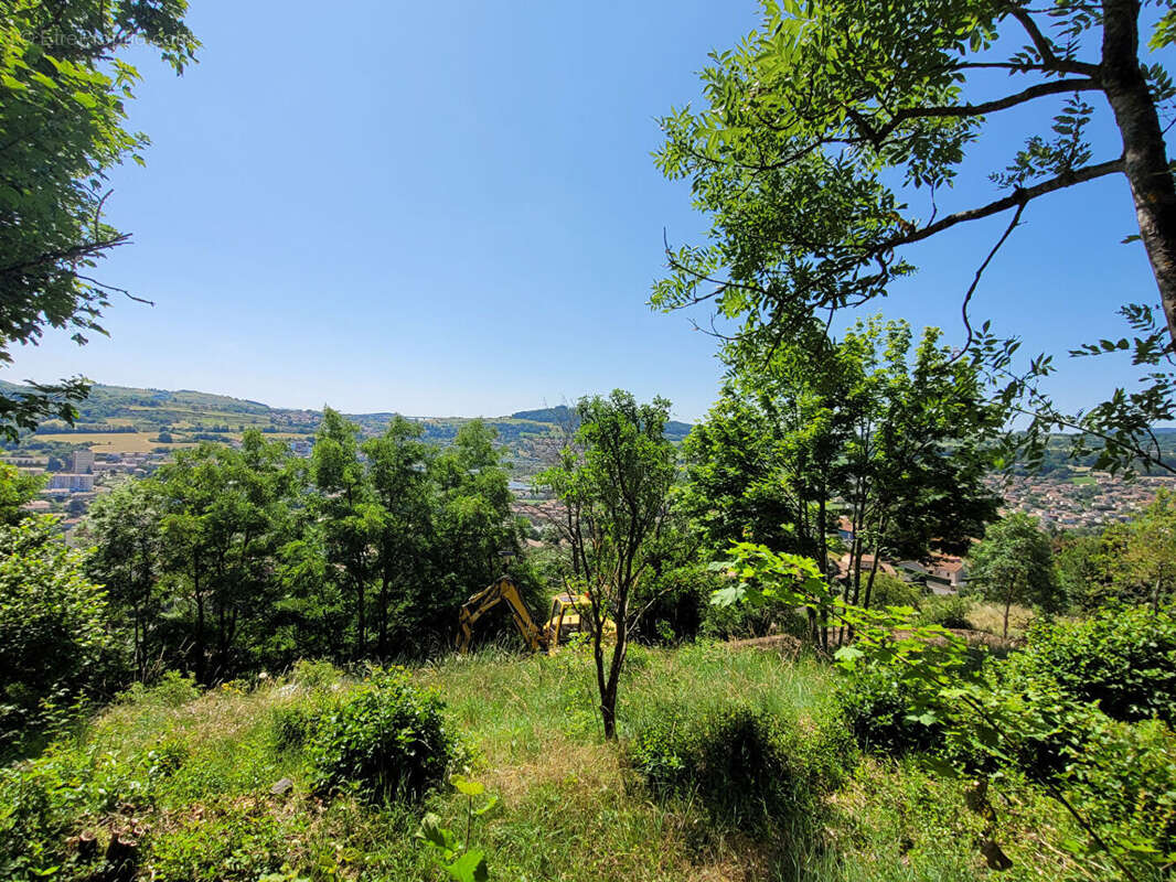 Terrain à VALS-PRES-LE-PUY