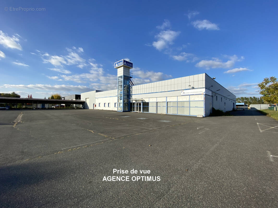 Commerce à VILLENEUVE-LA-GUYARD