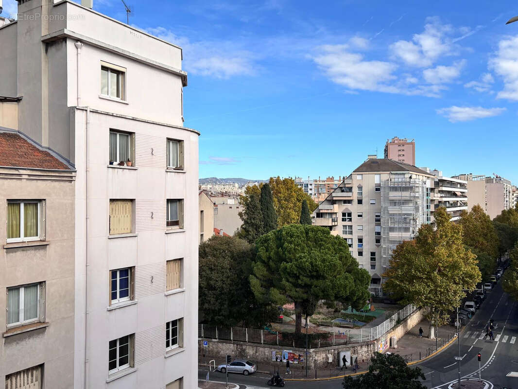 Appartement à MARSEILLE-5E
