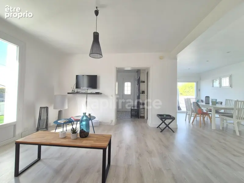 Maison à vendre 4 pièces ROYAN (17) - Piscine chauffée - Terrain de 375m² - photo 8