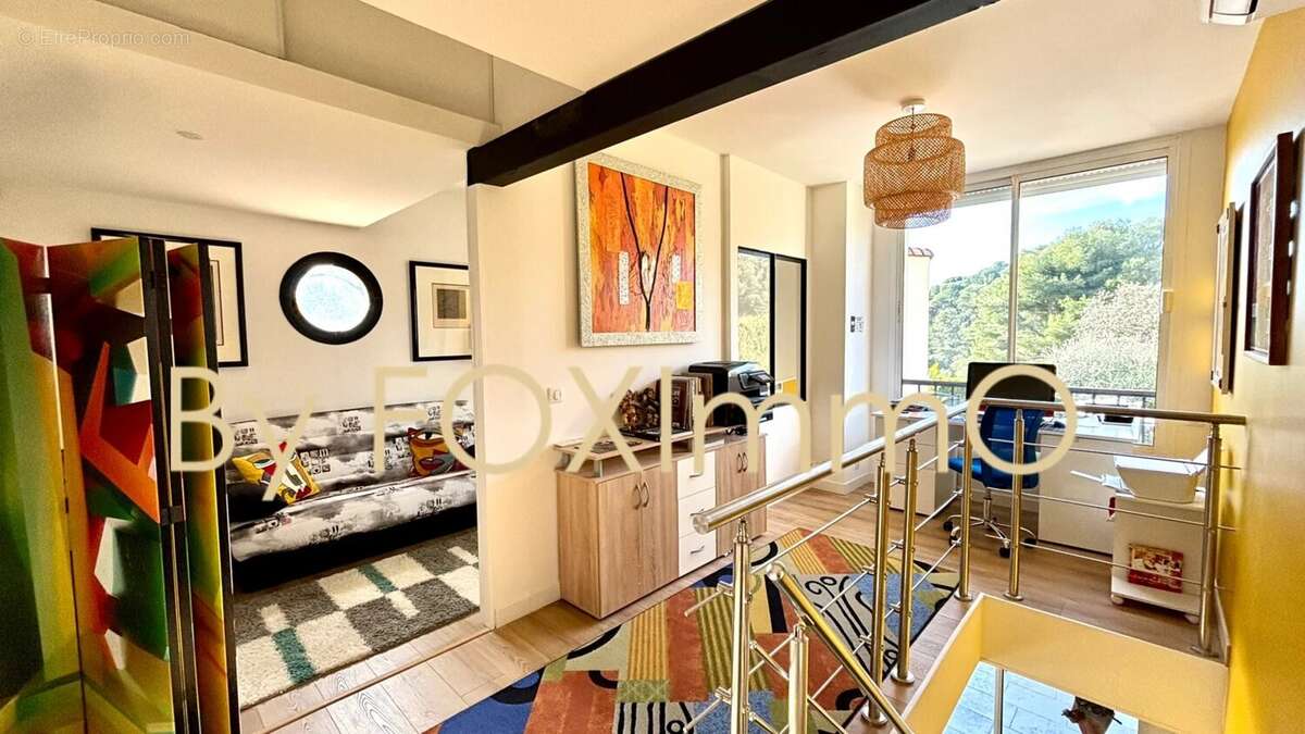 Maison à SAINT-LAURENT-DU-VAR