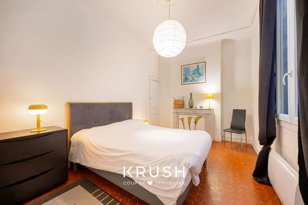 Appartement à MARSEILLE-1E
