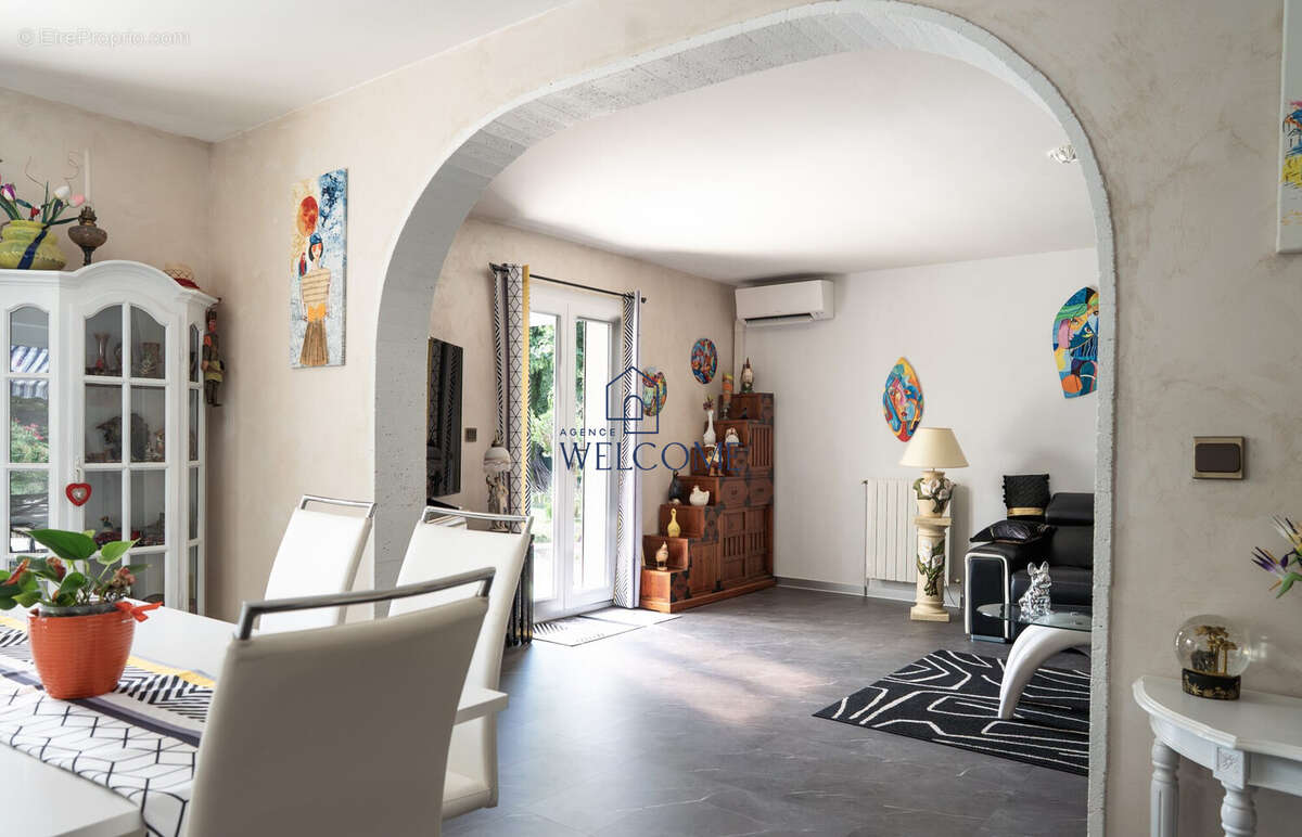 Maison à BAGNOLS-SUR-CEZE