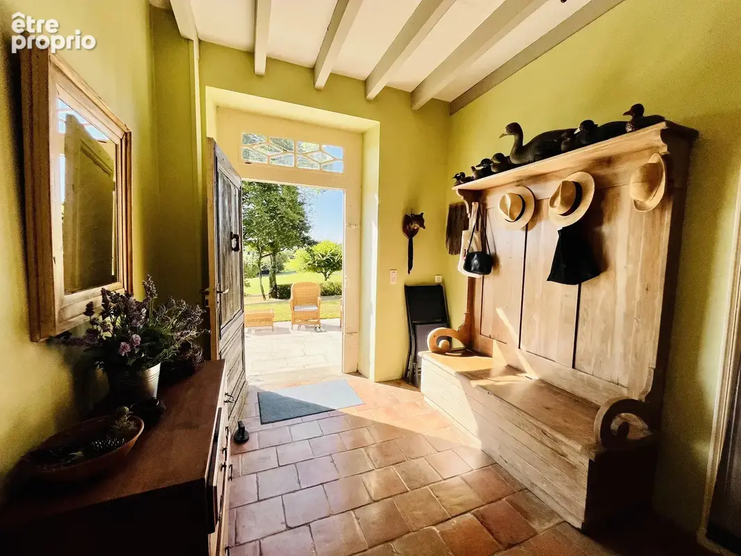 Élégant Manoir avec Chambres en Tour, Dépendance et Piscine - photo 6