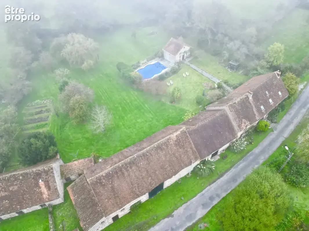 Ferme du début du  20ème siècle,  nombreuses dépendances, maison à rénover, piscine - photo 19