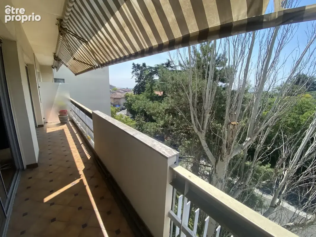 Appartement T4   94 m2   3 chambres   Balcon & garage - photo 2