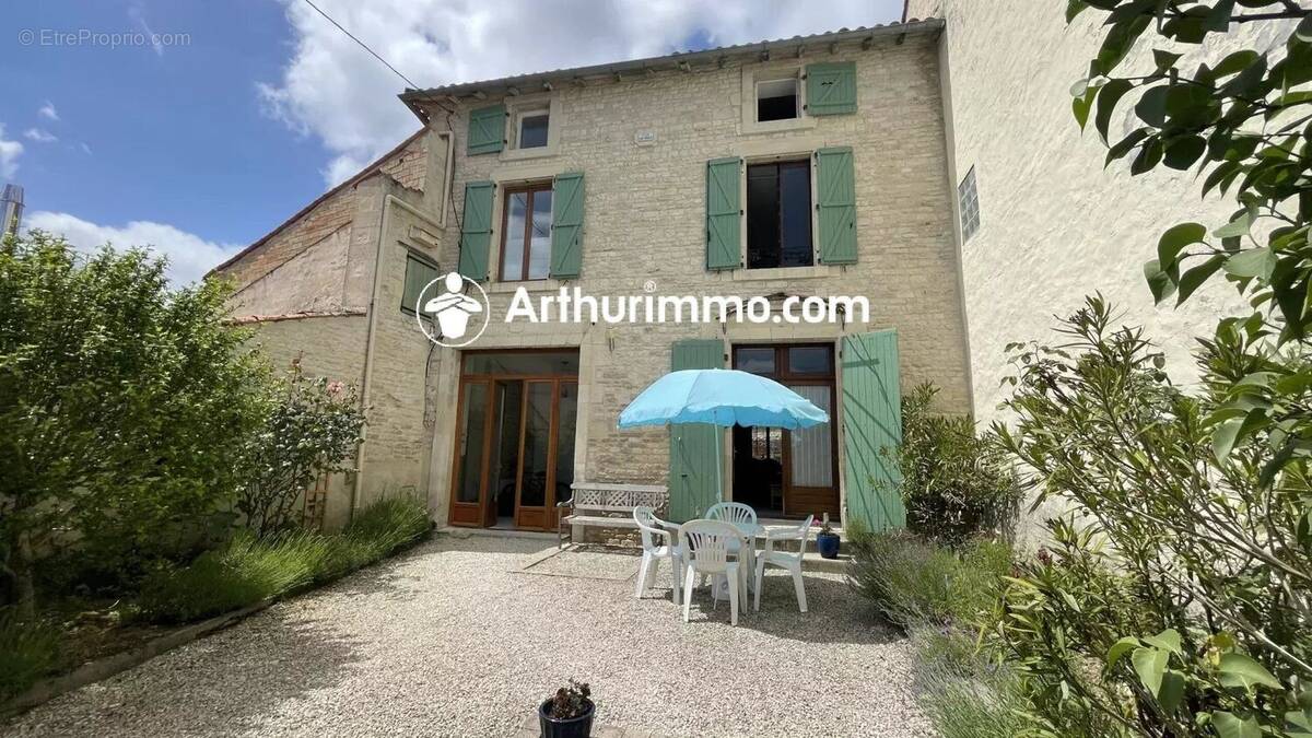 Maison à CHIZE