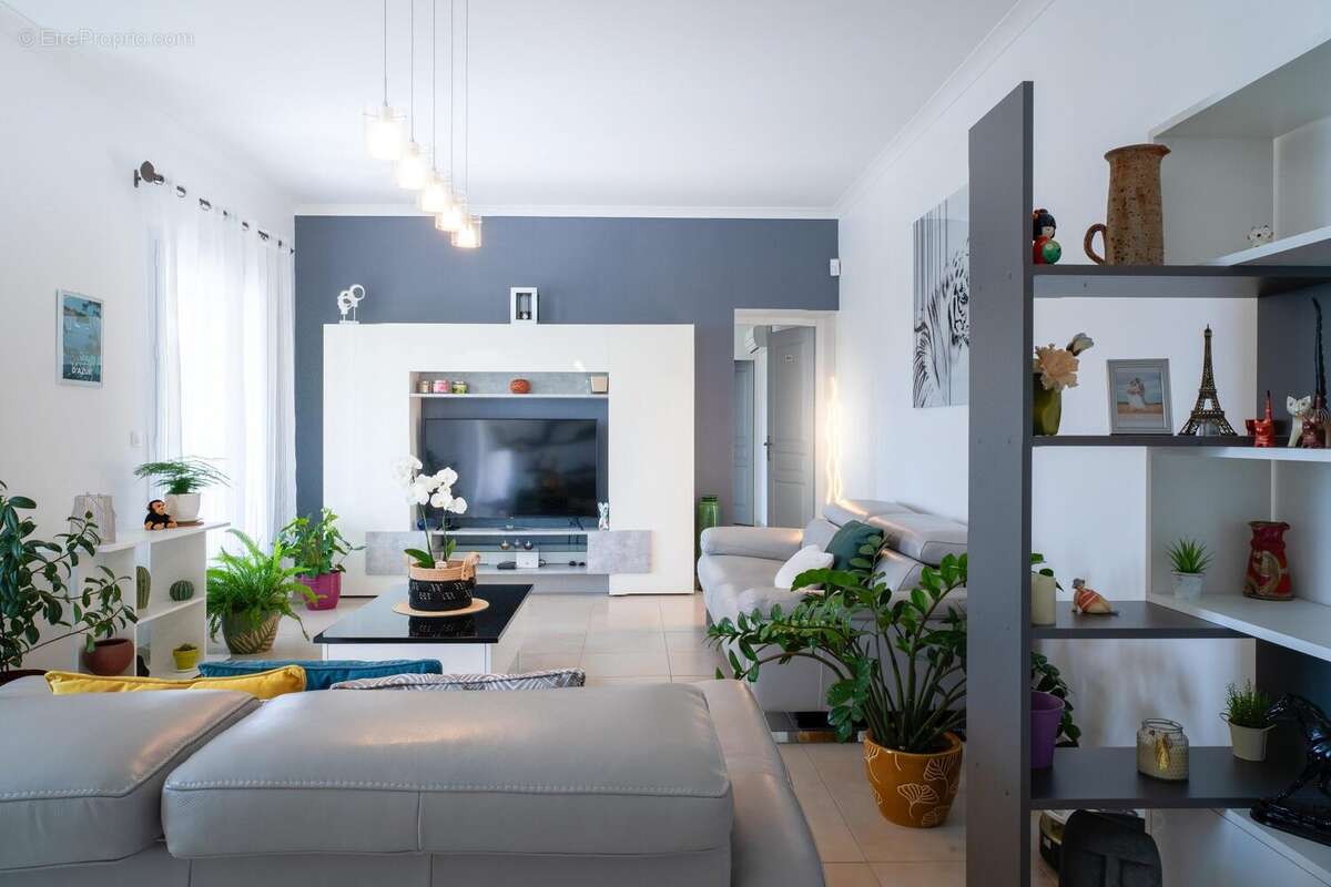 Maison à COLLOBRIERES