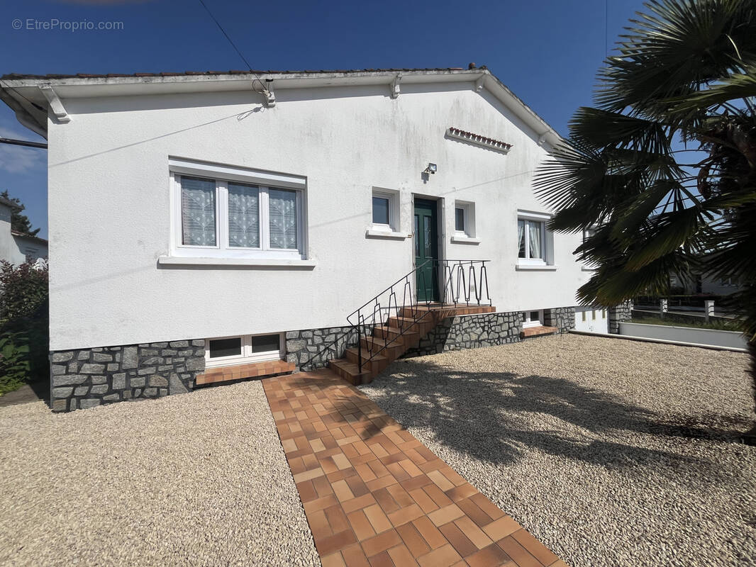 Maison à MAULEON