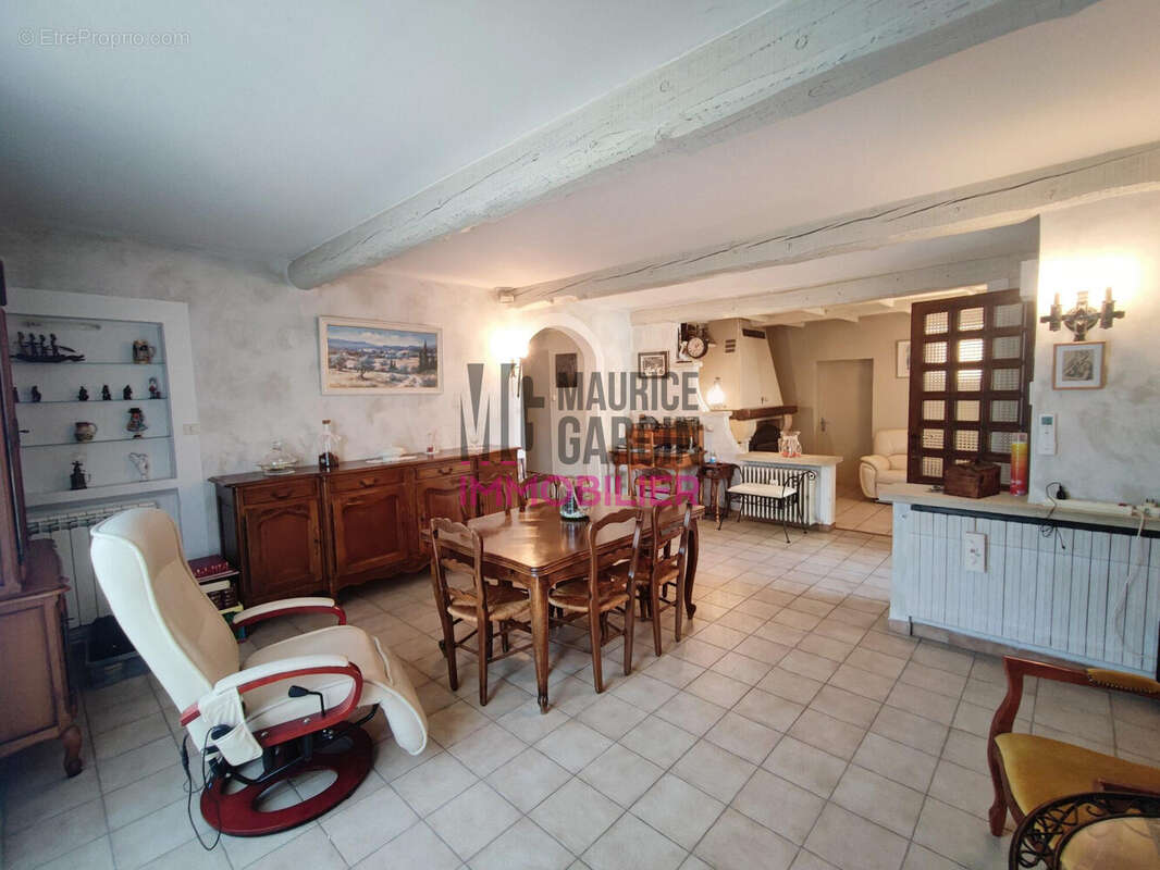 Maison à L'ISLE-SUR-LA-SORGUE