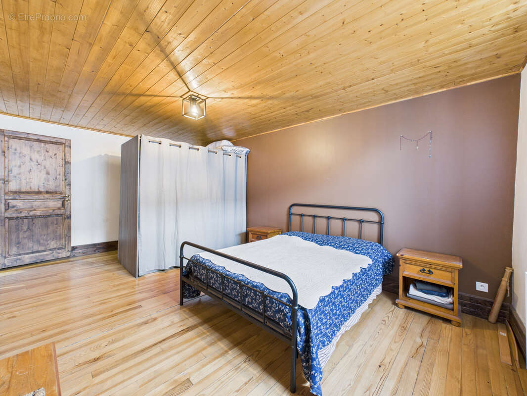 Maison à SAINT-BARTHELEMY-LESTRA