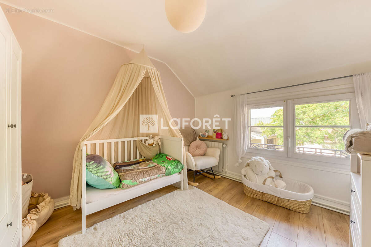 Maison à PONTAULT-COMBAULT