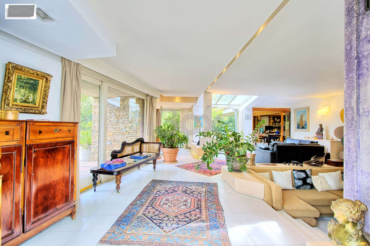 TOULON, Ameniers, superbe maison sur 959m2 de terrain arboré - photo 6