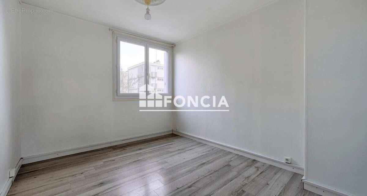 Appartement à LE PLESSIS-ROBINSON