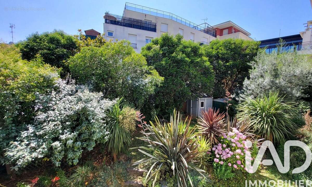 Photo 9 - Appartement à GENNEVILLIERS