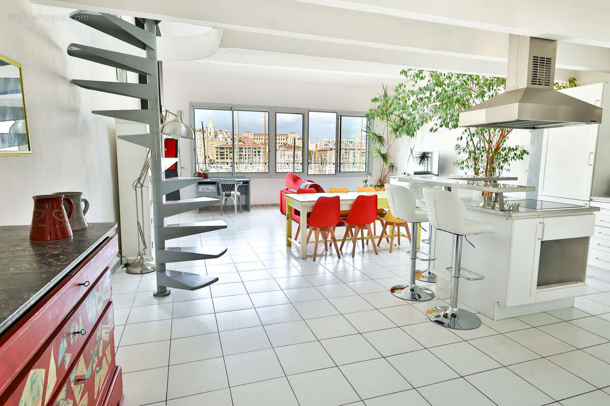 Appartement à MARSEILLE-7E