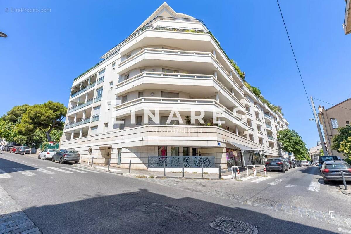 Commerce à MARSEILLE-8E