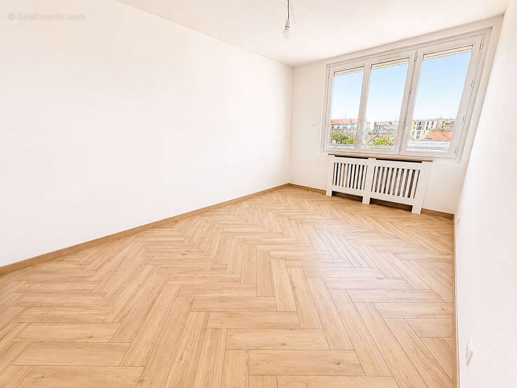 appartement 3 pièces dans une copropriété au pied de la gare d'Enghien-les-Bains - photo 5