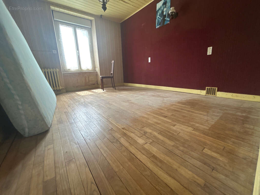Maison à vendre cœur du bourg de noyal-pontivy ! idéal investisseur - photo 10
