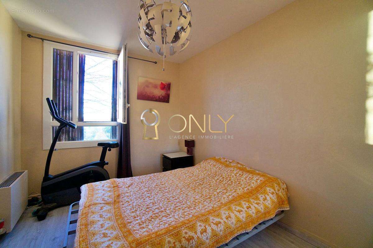 Appartement à GENAY