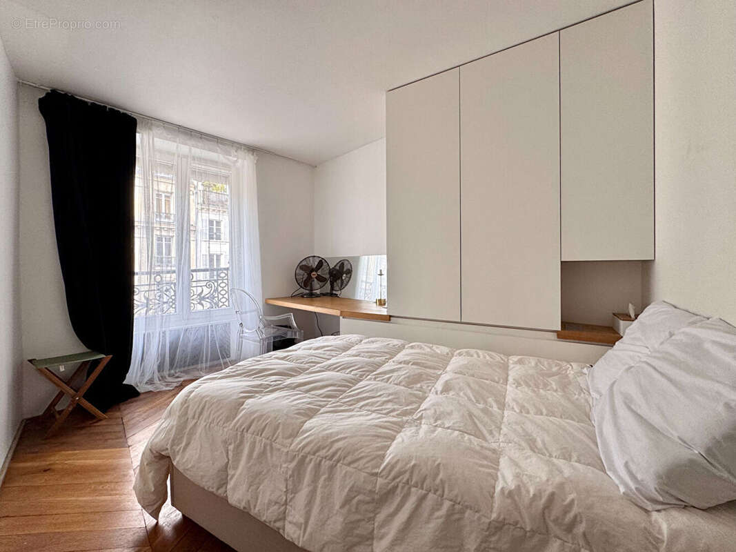 Appartement à PARIS-10E