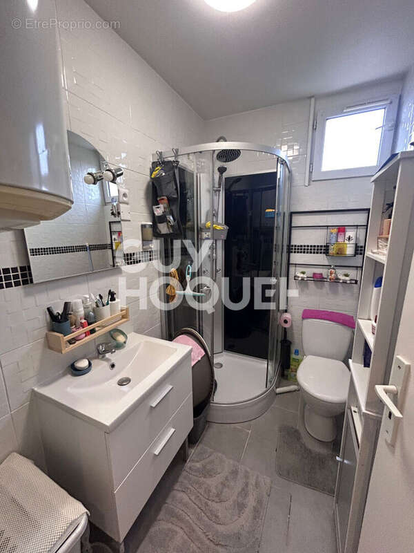 Appartement à LES PAVILLONS-SOUS-BOIS