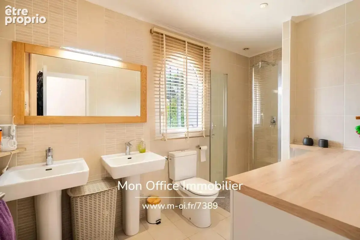Référence : 7389-JDO - Maison familiale 4 chambres avec piscine et terrain de 1 260 m² à Venelles - photo 16