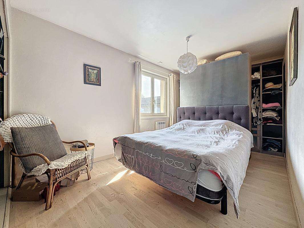 Maison à SALAISE-SUR-SANNE