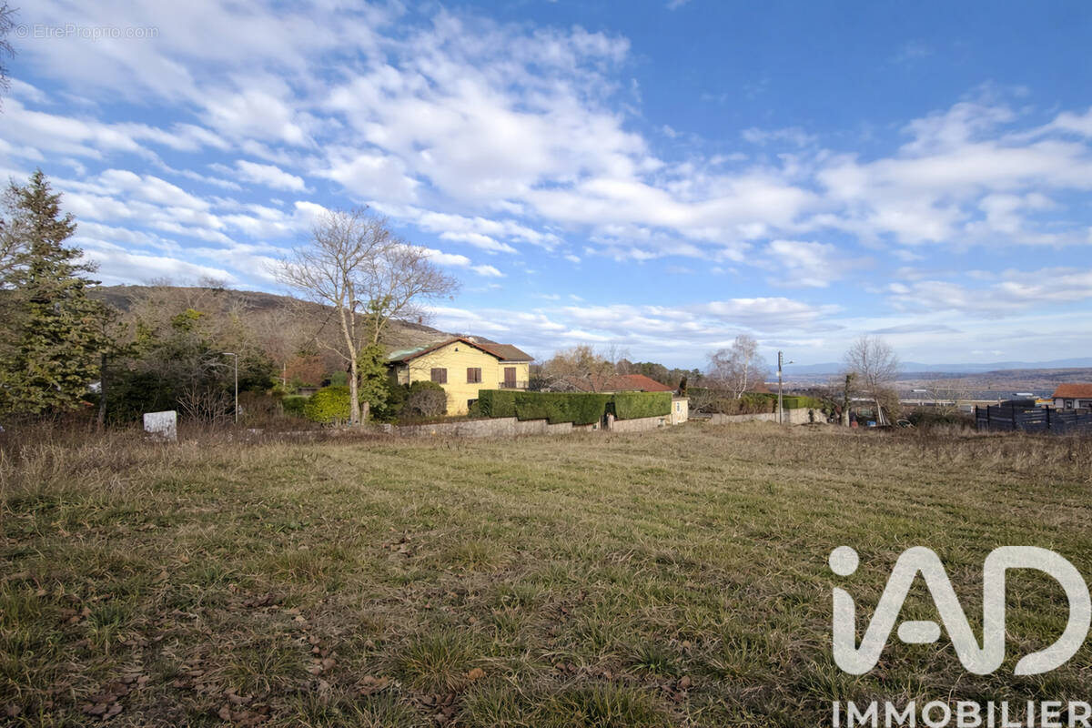 Photo 1 - Terrain à VOLVIC