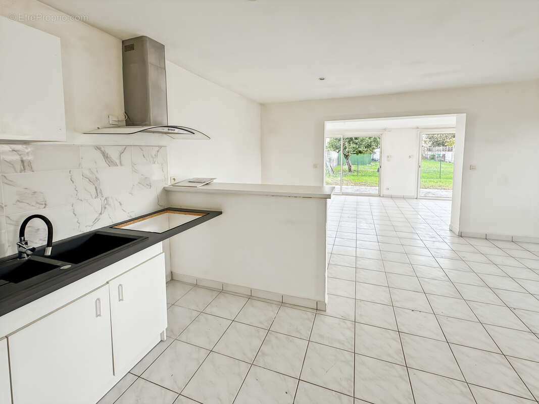 Maison à PAREMPUYRE