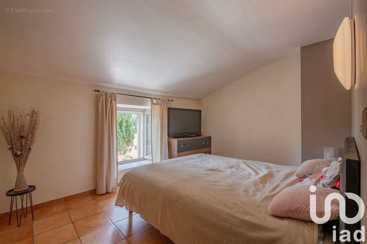 Photo 7 - Maison à ROQUEBRUNE-SUR-ARGENS