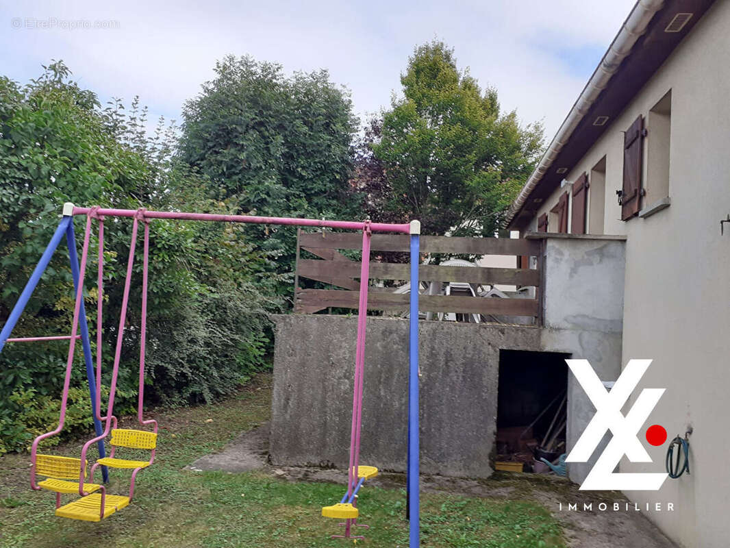 Maison à VELAINE-EN-HAYE