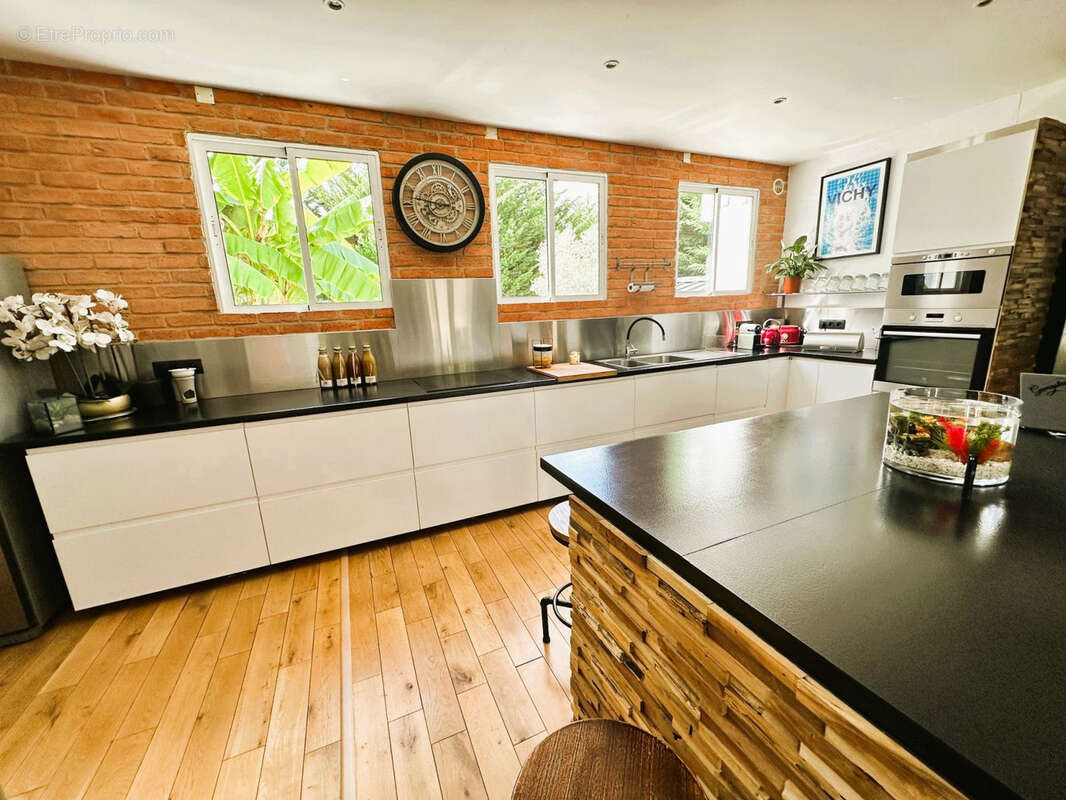 Maison à SAINT-YORRE