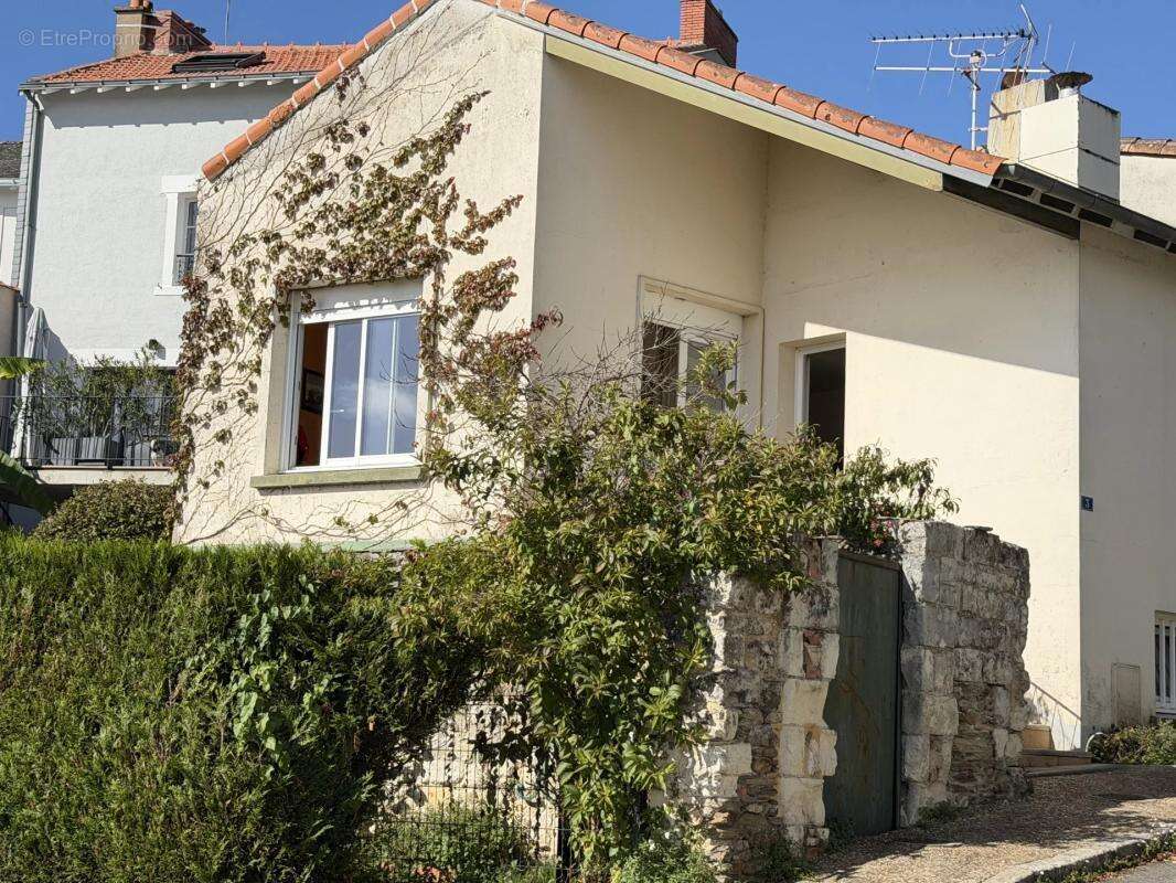 Maison à LE CELLIER