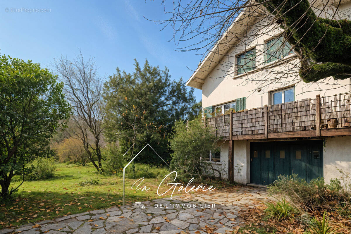 Maison à ECHIROLLES