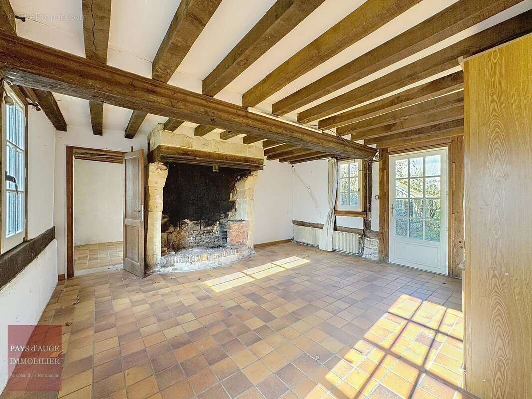 Maison à SAINT-GEORGES-EN-AUGE