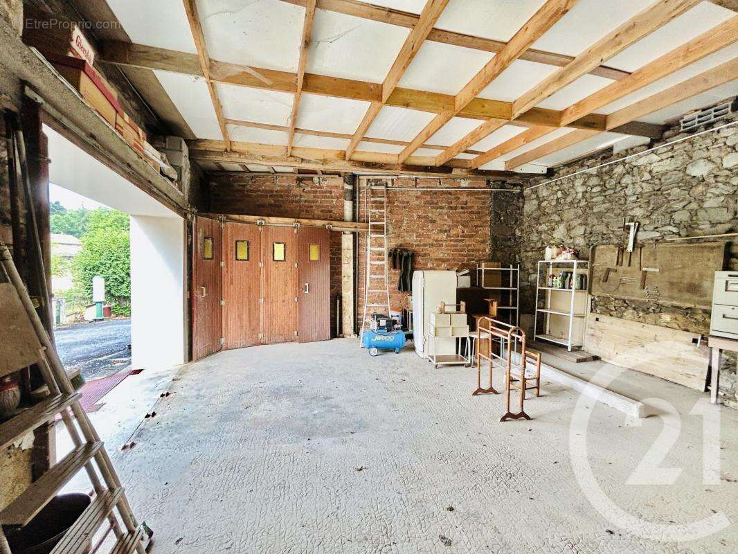 Maison à SAINT-LAURENT-SUR-GORRE