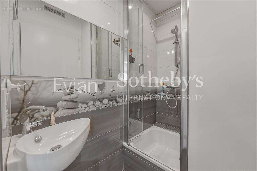 Appartement à EVIAN-LES-BAINS