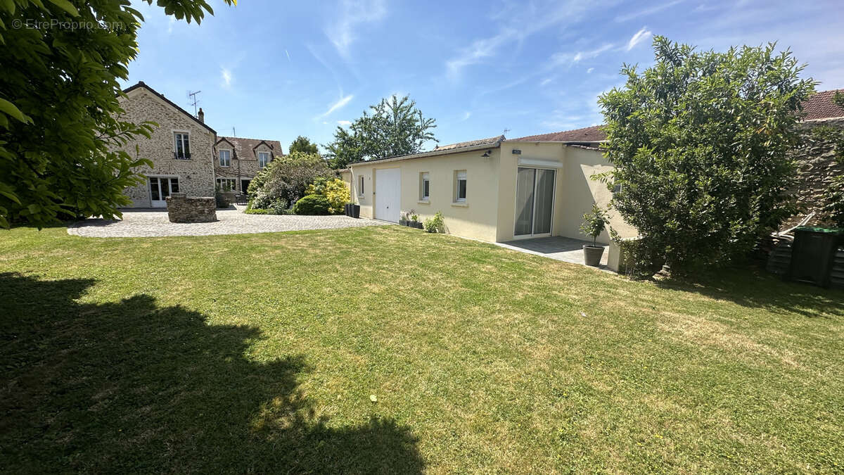 Maison à MAROLLES-EN-HUREPOIX