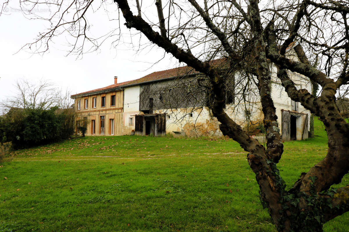 Maison à LANNEPAX