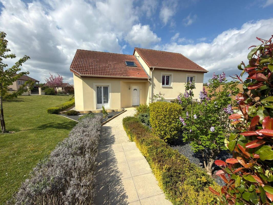 Maison à CHAMBLEY-BUSSIERES