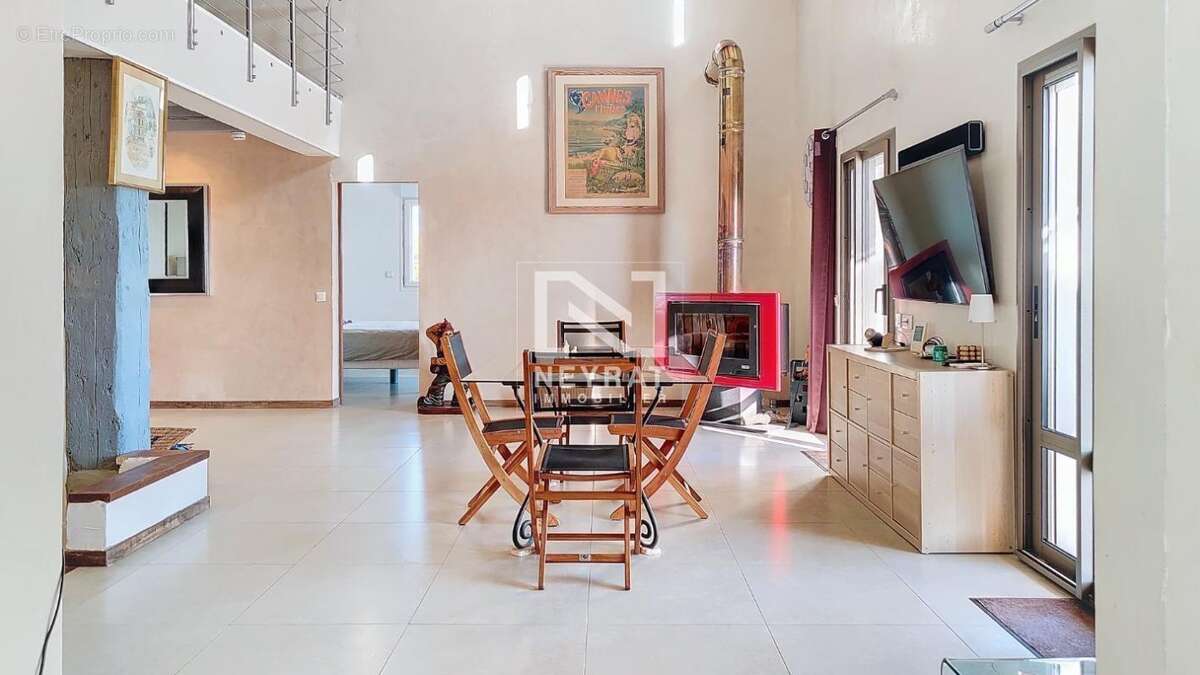 Maison à MONTAUROUX