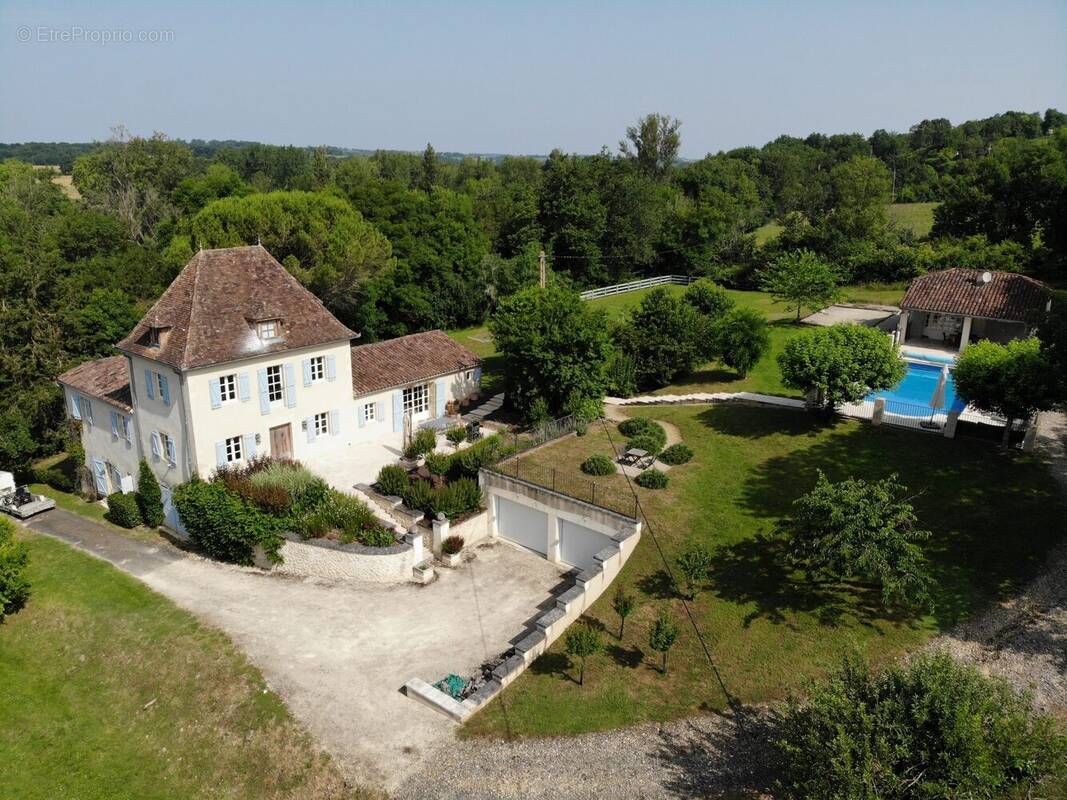 Maison à VALENCE-SUR-BAISE