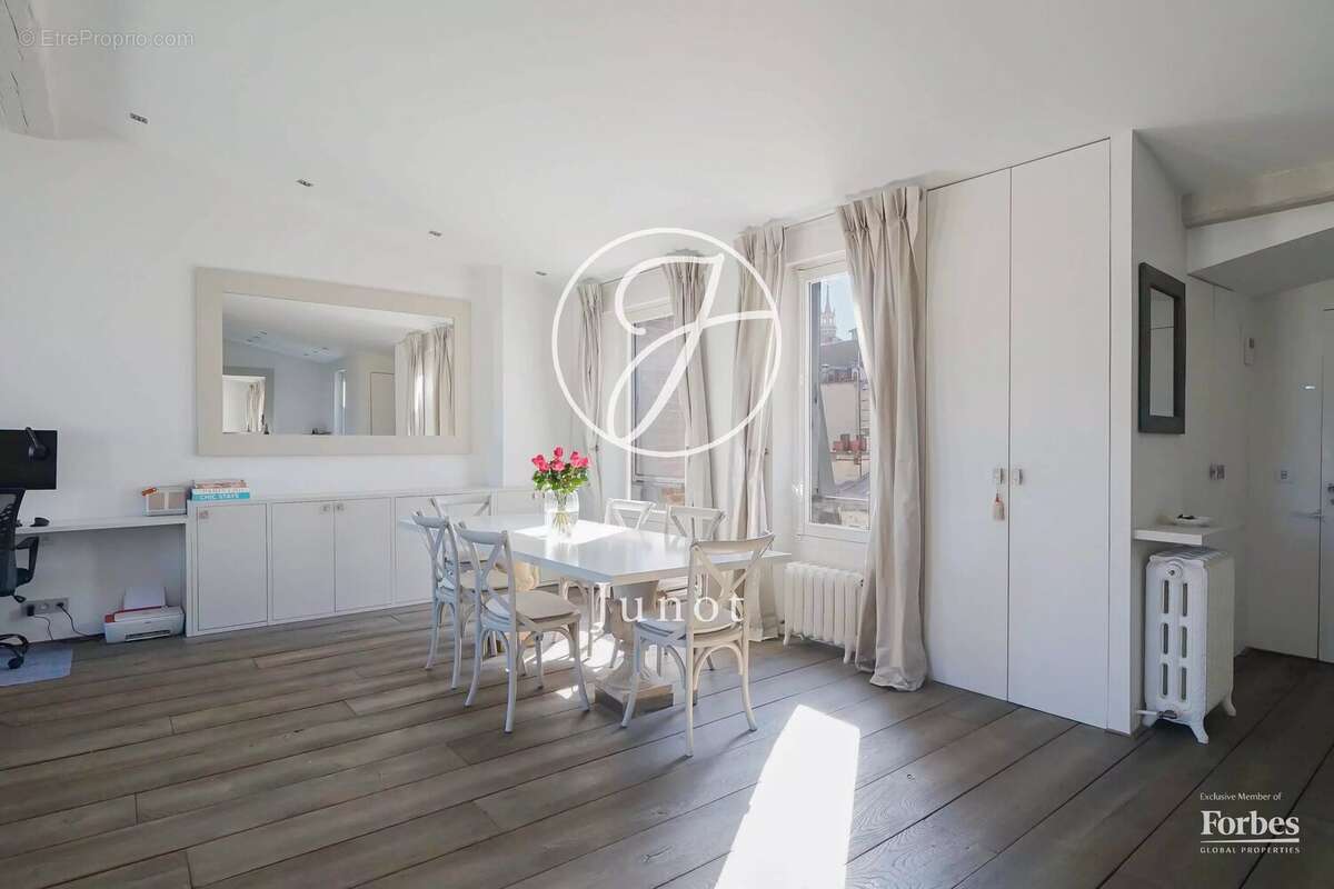 Appartement à PARIS-7E