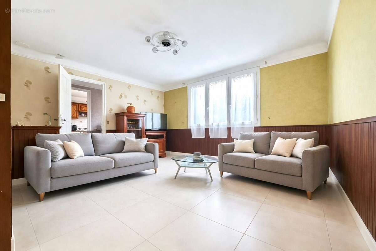 Maison à GOUSSAINVILLE