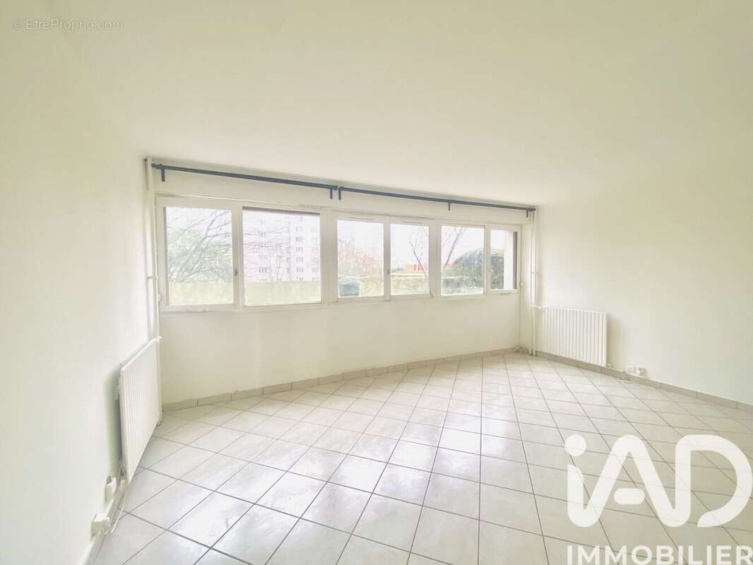 Photo 5 - Appartement à CHOISY-LE-ROI